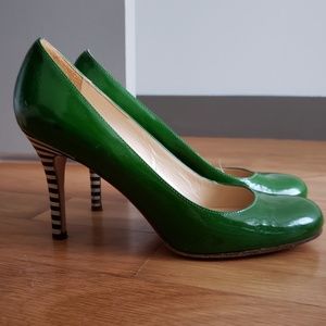 Kate Spade Karolina green w/striped heels